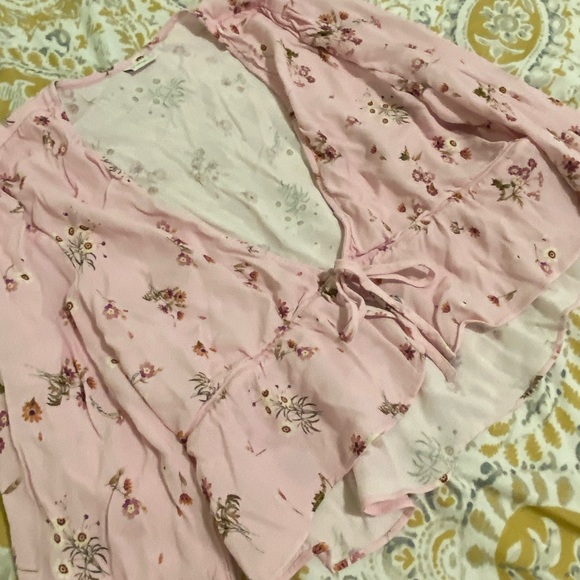 NWOT Sunday Best New Cropped Tie-Front Blouse in Pink from Aritzia - Picture 3 of 5